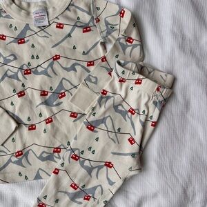 Hanna Andersson Cream and Red Mountain Print Pajamas